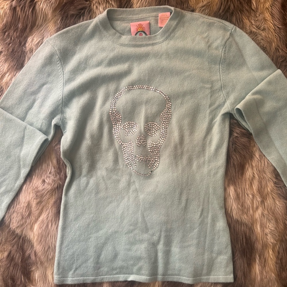 EVOLVE 100% CASHMERE Mint Green Long-Sleeve Tee with Rhinestone Skull